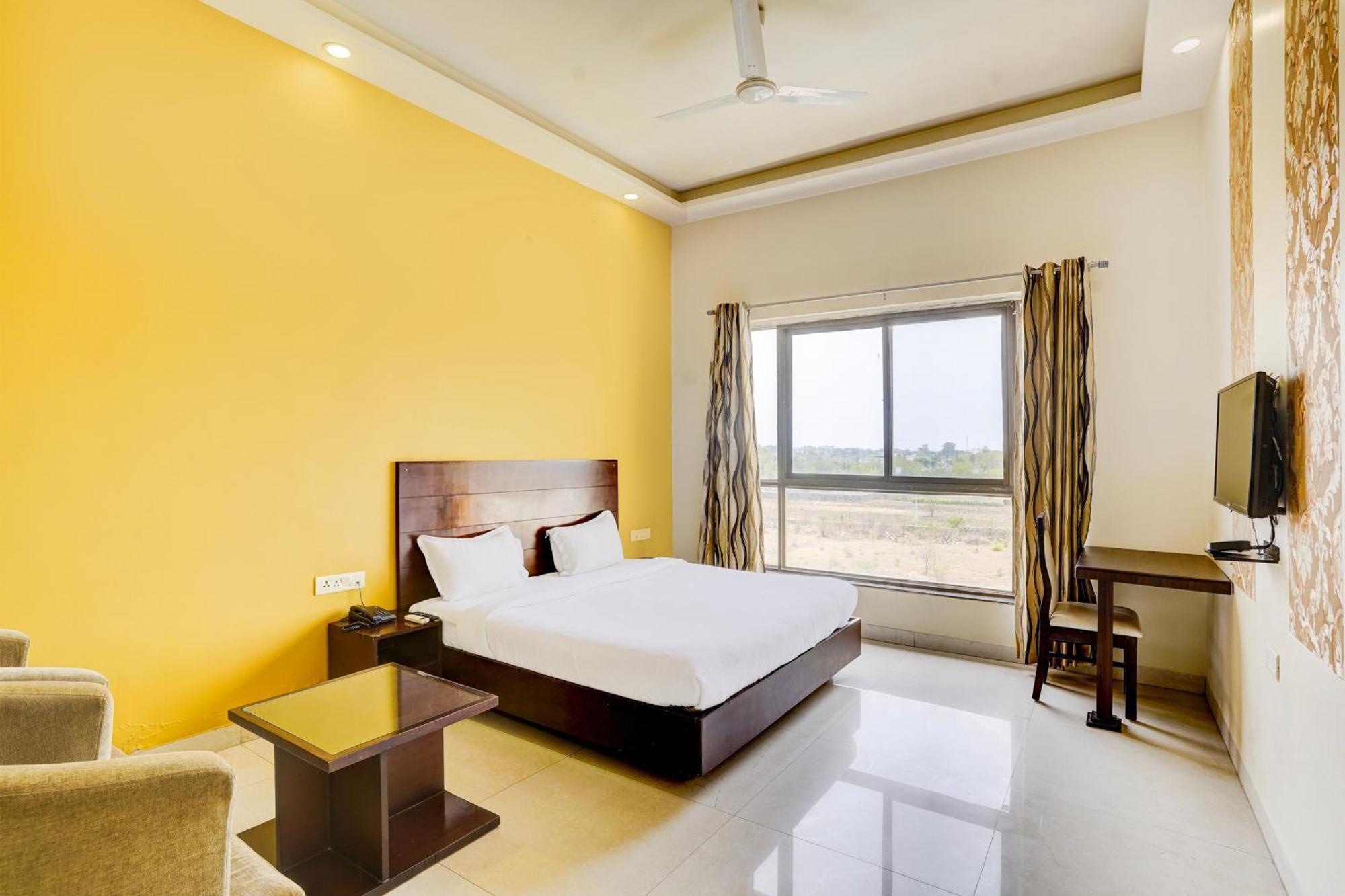 Hotel Amrit Manthan Chittorgarh Kültér fotó