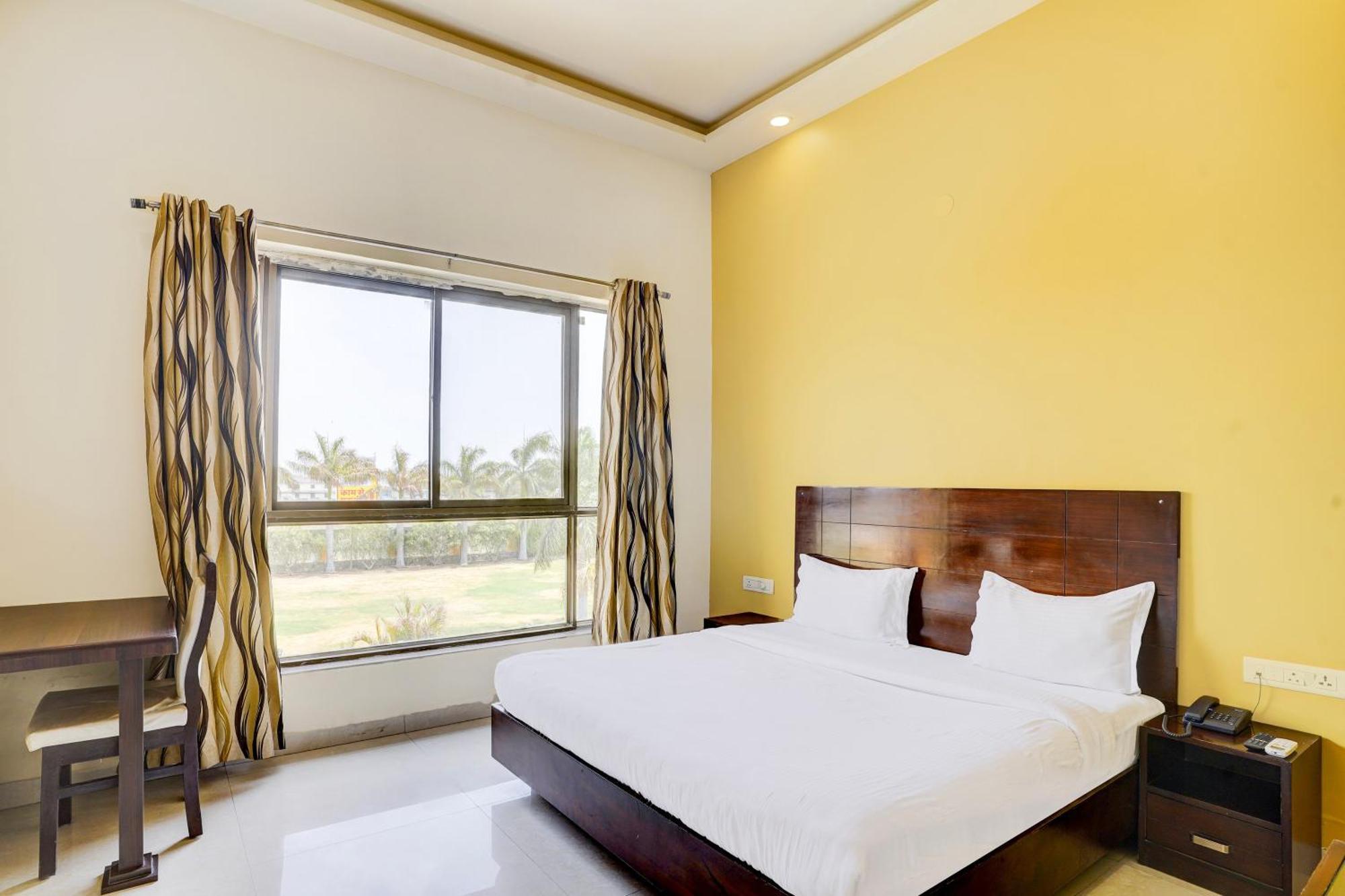 Hotel Amrit Manthan Chittorgarh Kültér fotó